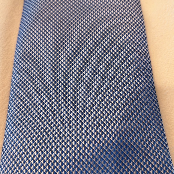 Valerio Garati Blue and Silver Tie 100% Silk and Cufflinks - Picture 2 of 13